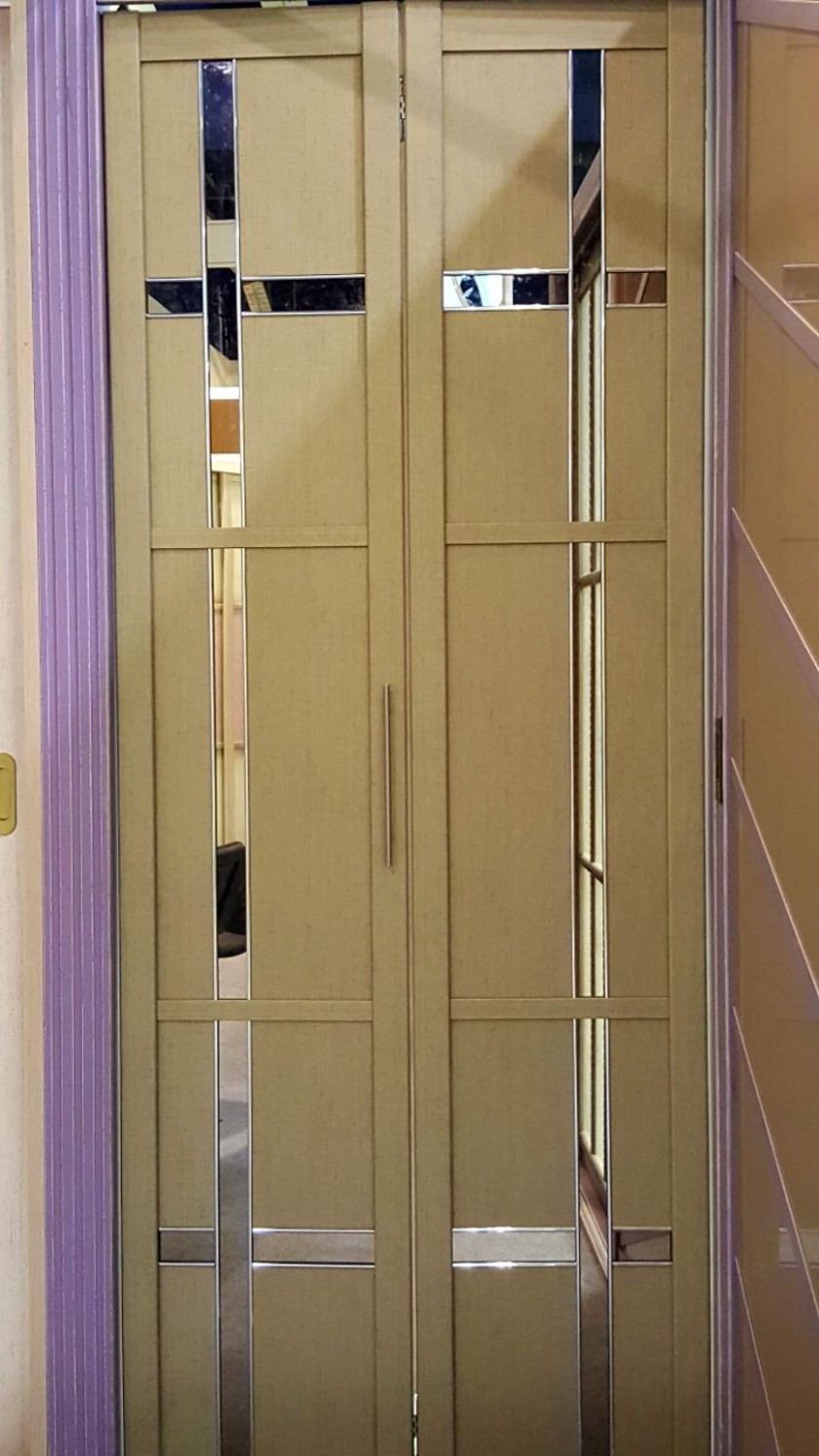 Двери гармошка шпонированные с зеркальным декором Орск